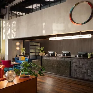 The Gantry London, Curio Collection By Hilton **** Londýn